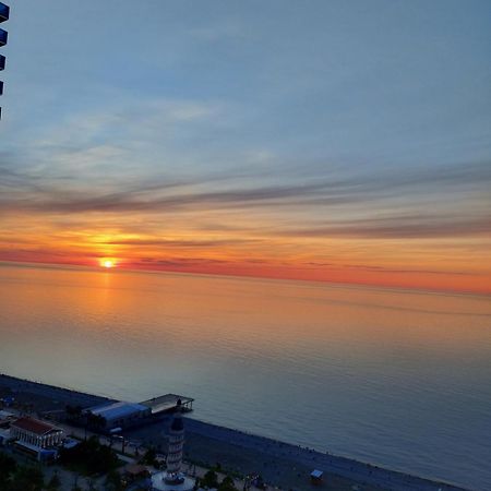 Номера На Высоких Этажах 24,31 Apartment Batumi Luaran gambar