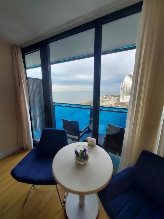 Номера На Высоких Этажах 24,31 Apartment Batumi Luaran gambar