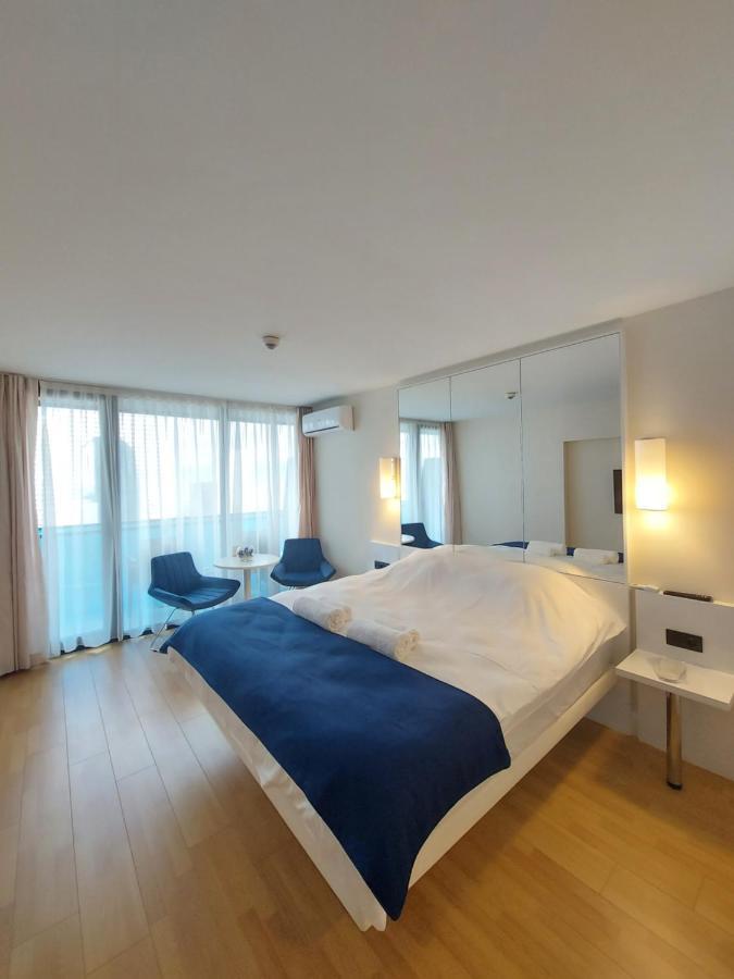 Номера На Высоких Этажах 24,31 Apartment Batumi Luaran gambar