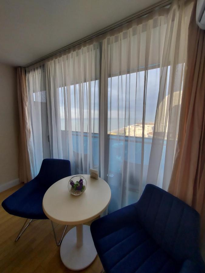 Номера На Высоких Этажах 24,31 Apartment Batumi Luaran gambar