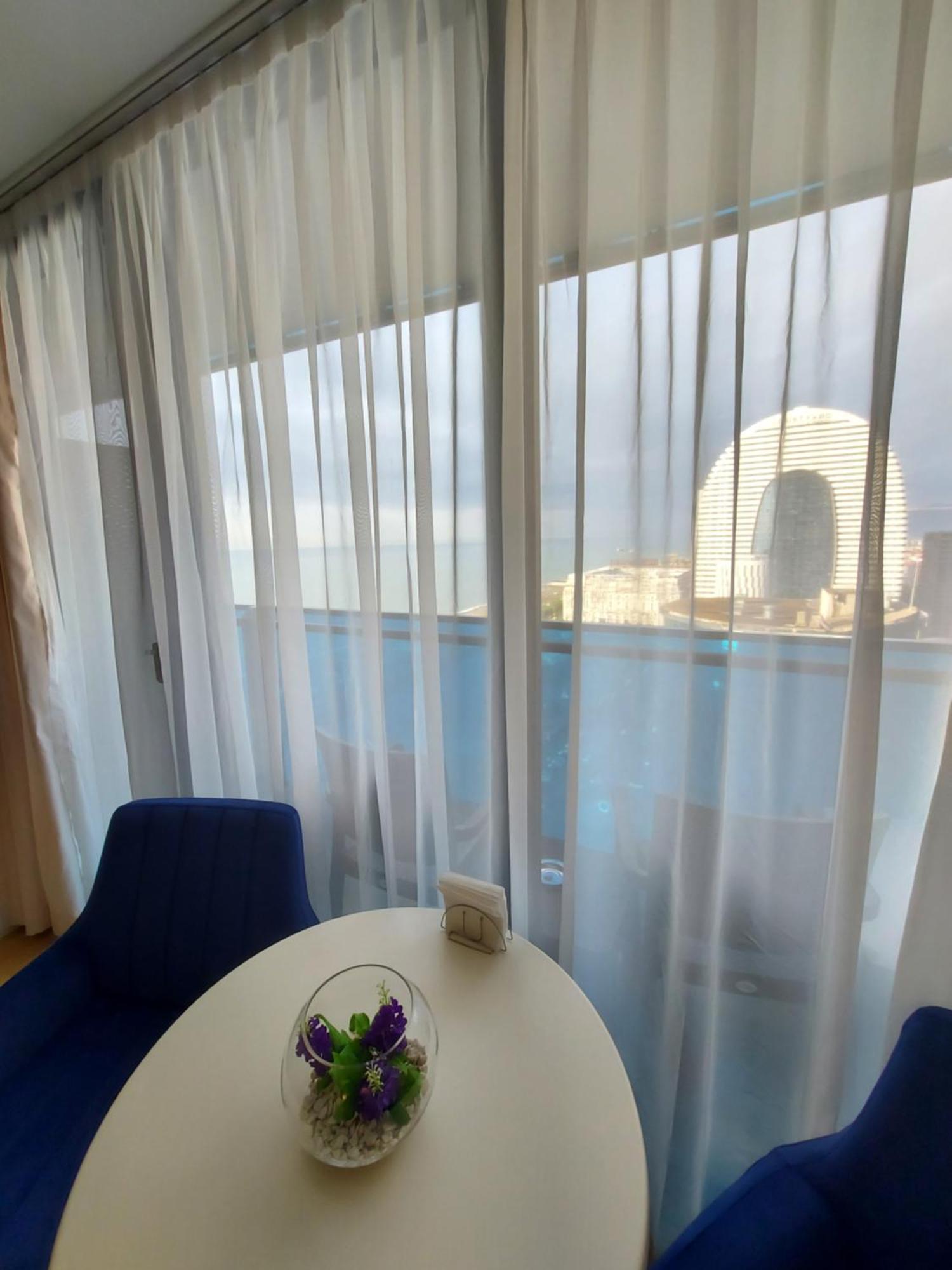 Номера На Высоких Этажах 24,31 Apartment Batumi Bilik gambar