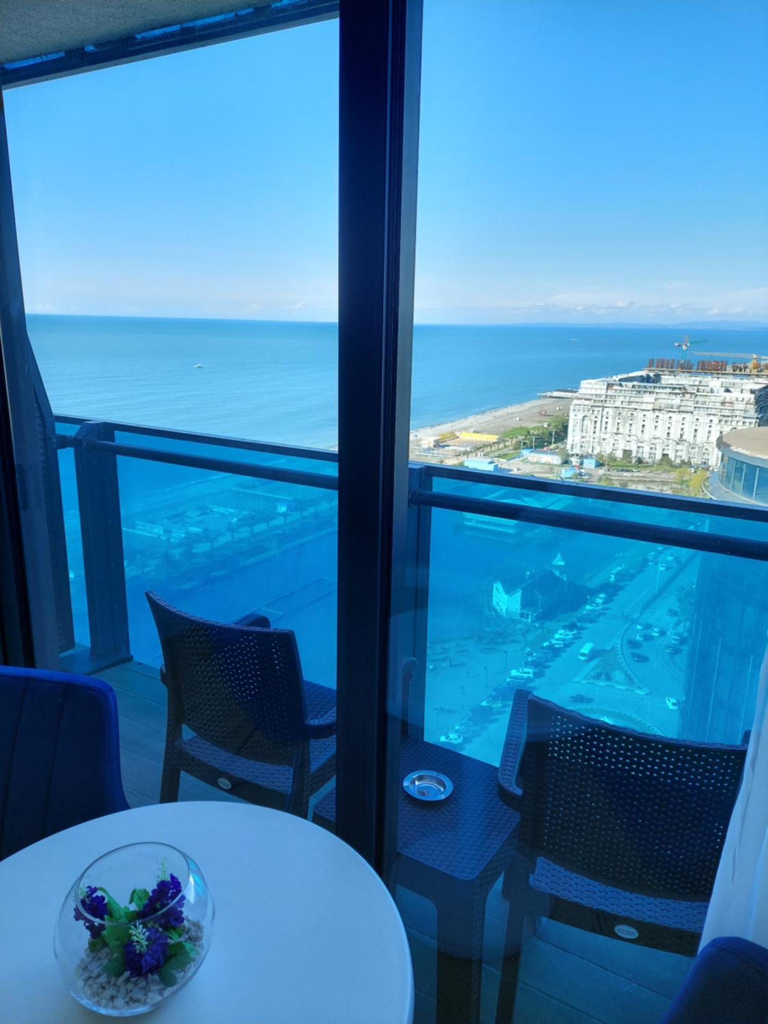 Номера На Высоких Этажах 24,31 Apartment Batumi Bilik gambar